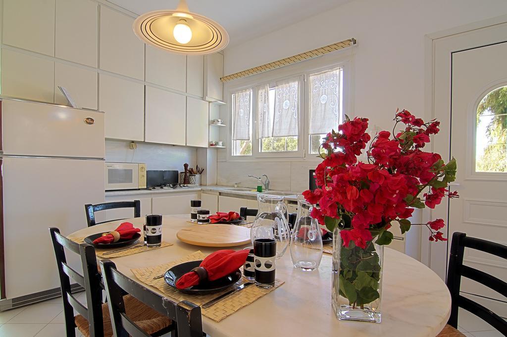 Villa Emily Lagonisi Bagian luar foto